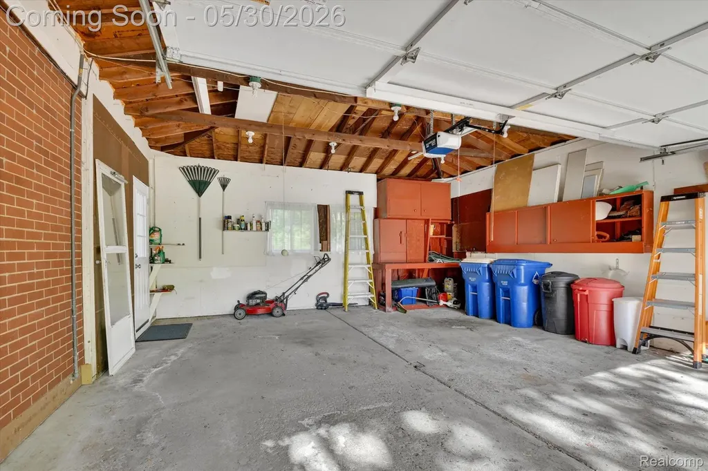 721 Robbinann Drive Waterford Charter Township MI 48328