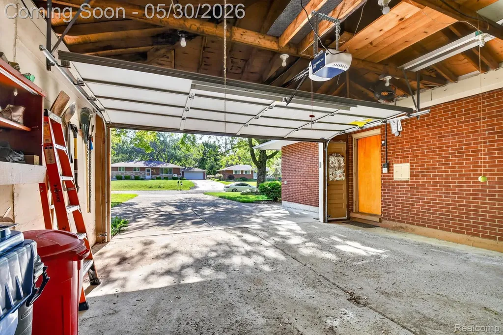 721 Robbinann Drive Waterford Charter Township MI 48328