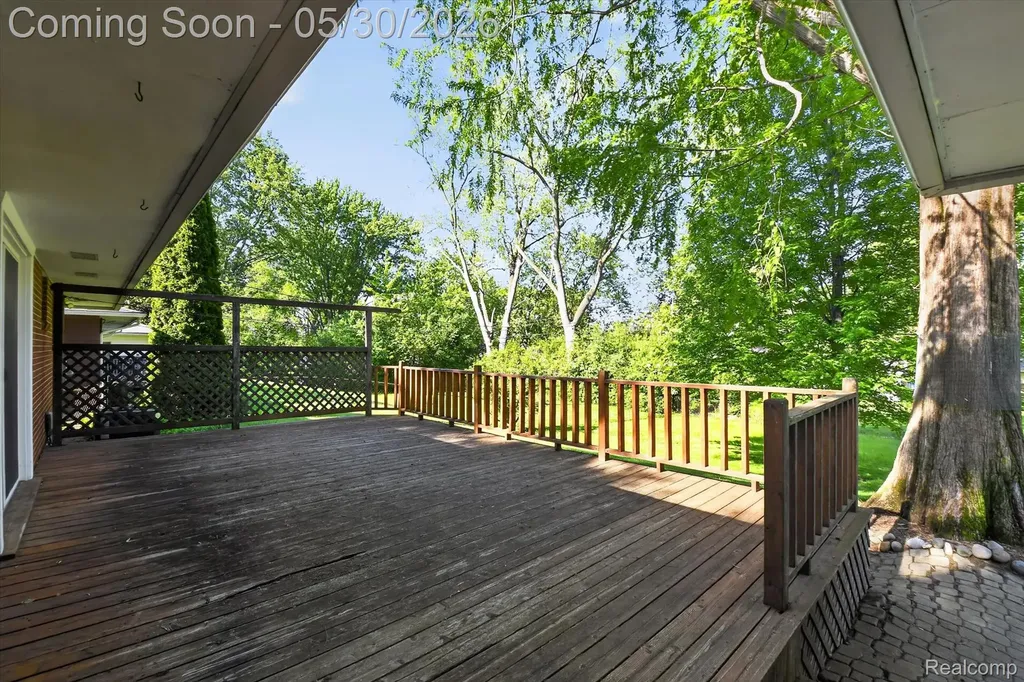 721 Robbinann Drive Waterford Charter Township MI 48328