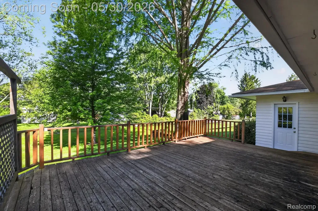 721 Robbinann Drive Waterford Charter Township MI 48328