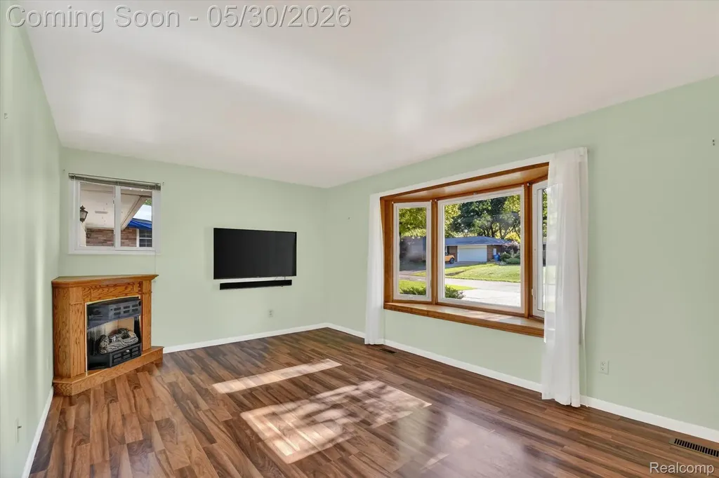 721 Robbinann Drive Waterford Charter Township MI 48328