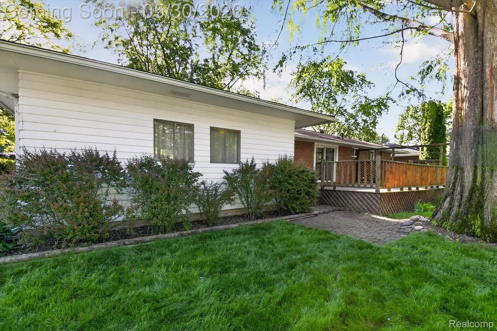 721 Robbinann Drive Waterford Charter Township MI 48328