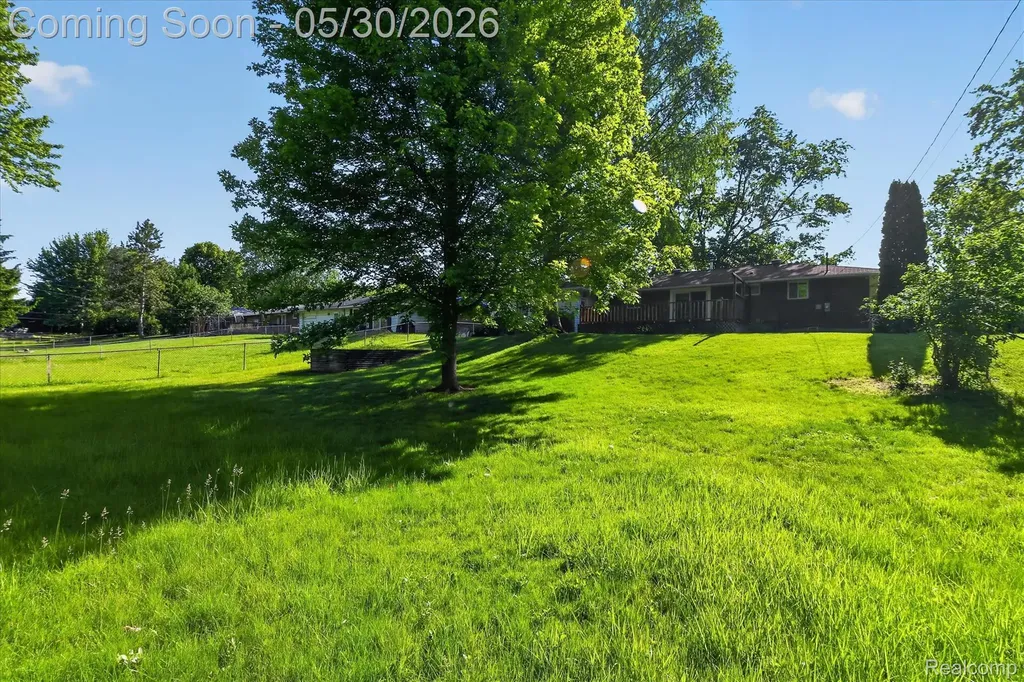 721 Robbinann Drive Waterford Charter Township MI 48328