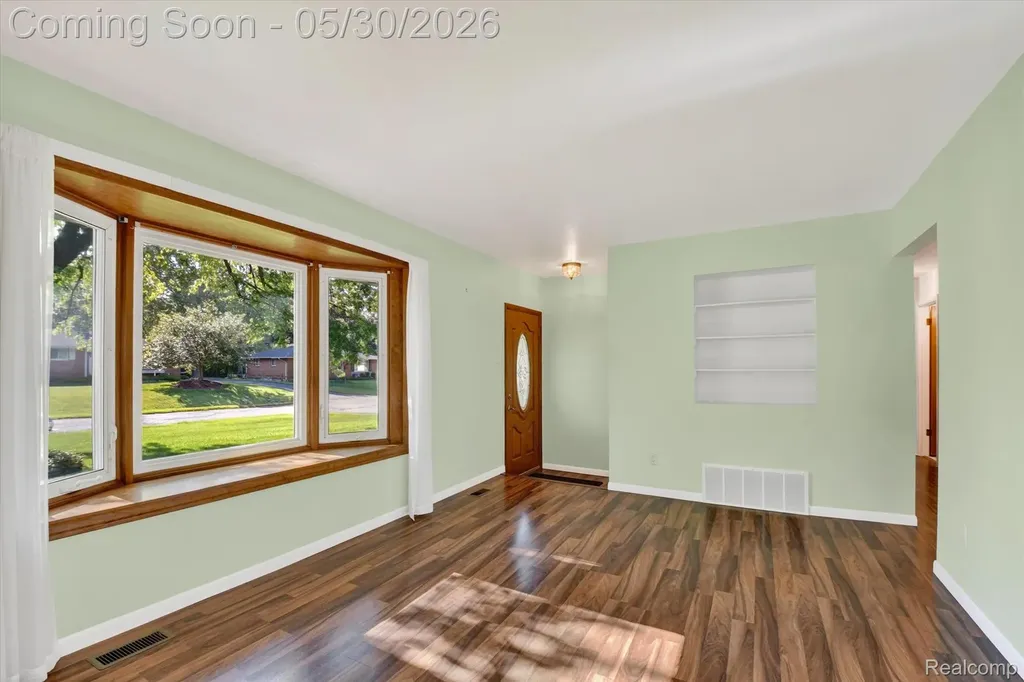 721 Robbinann Drive Waterford Charter Township MI 48328