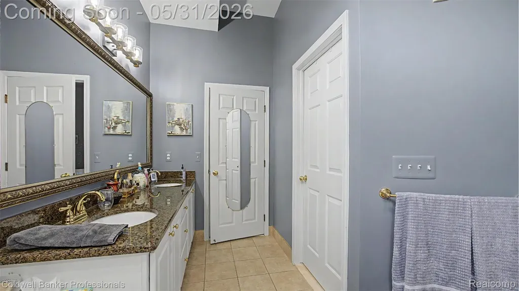 43662 Vintners Place Drive Sterling Heights City MI 48314