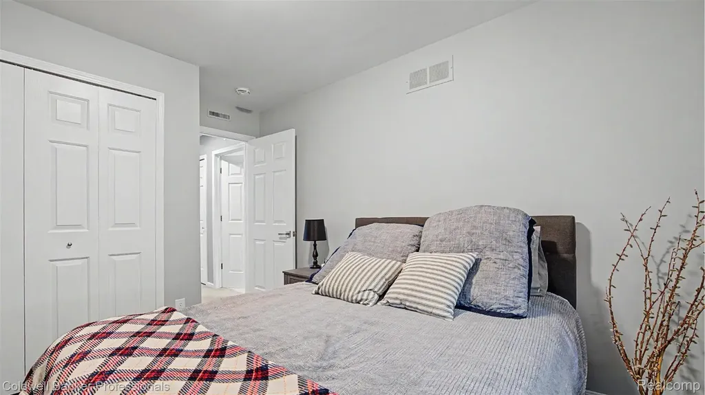 43662 Vintners Place Drive Sterling Heights City MI 48314