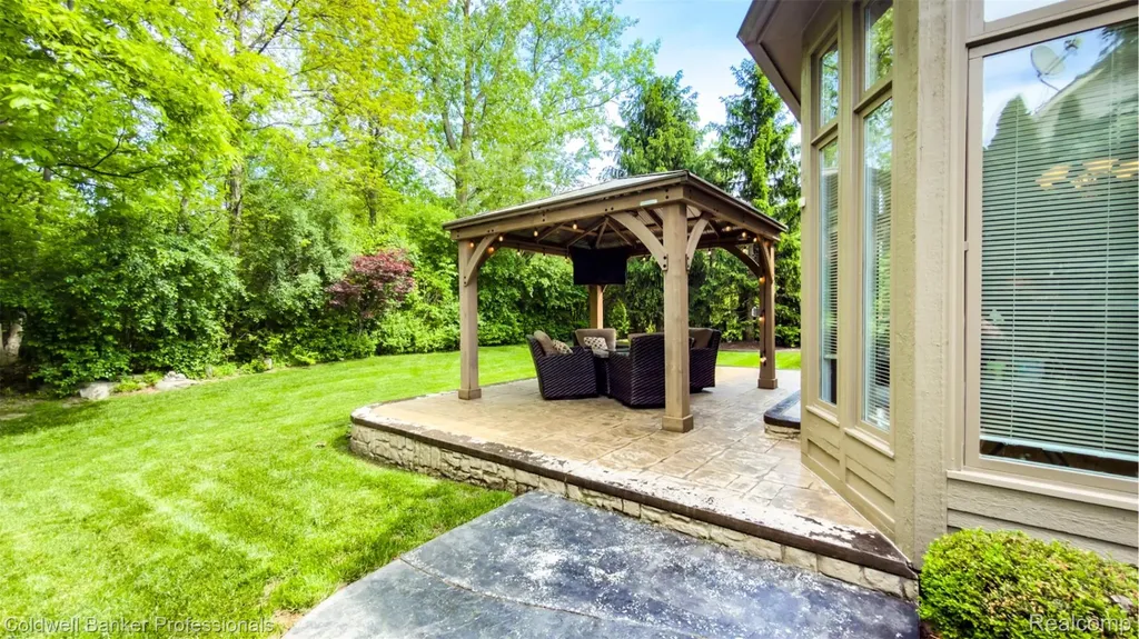 43662 Vintners Place Drive Sterling Heights City MI 48314