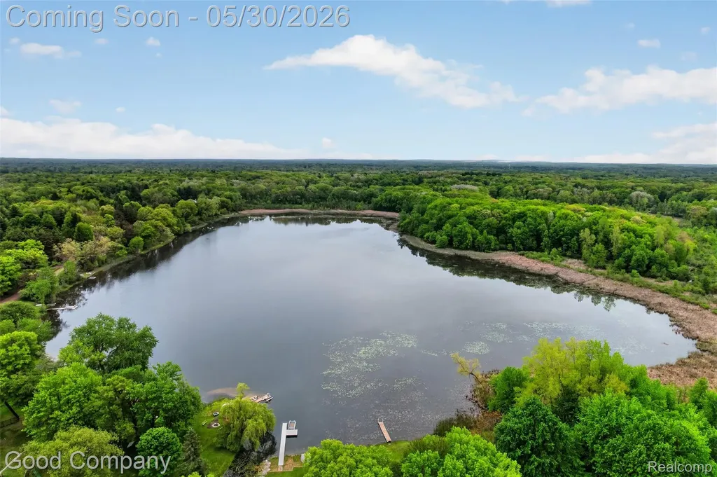 953 Lake Drive Oxford Charter Township MI 48371