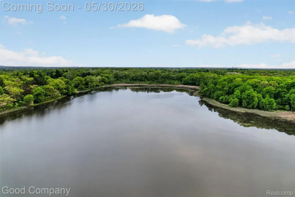 953 Lake Drive Oxford Charter Township MI 48371