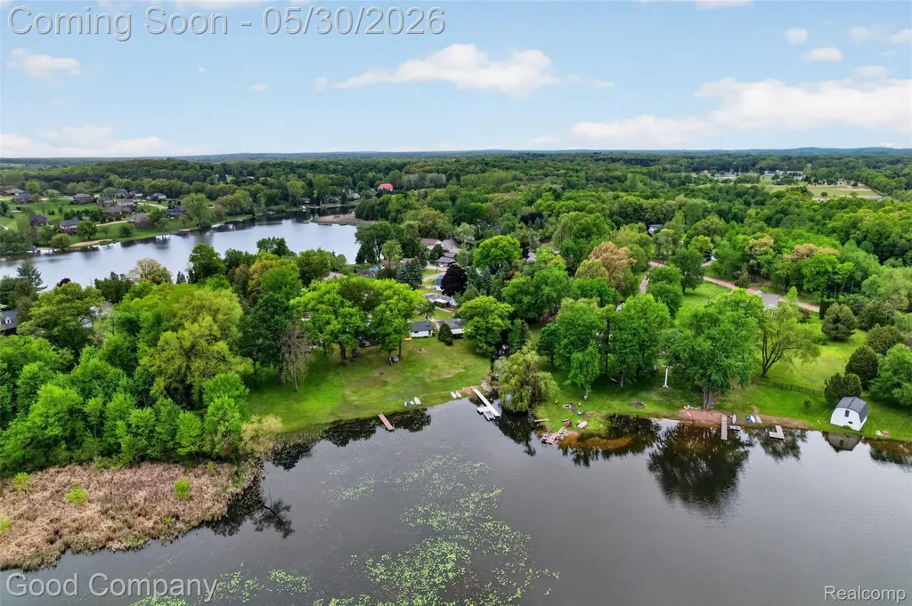 953 Lake Drive Oxford Charter Township MI 48371