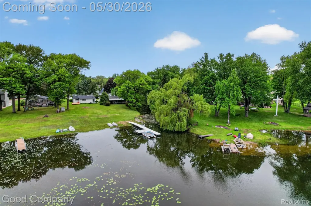 953 Lake Drive Oxford Charter Township MI 48371
