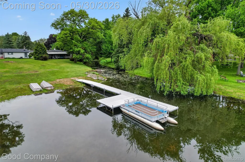 953 Lake Drive Oxford Charter Township MI 48371