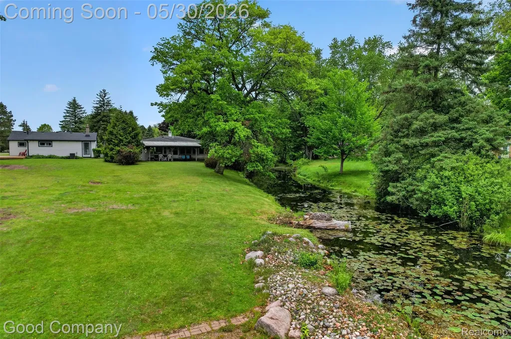 953 Lake Drive Oxford Charter Township MI 48371