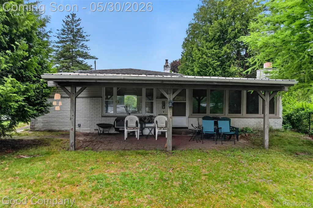 953 Lake Drive Oxford Charter Township MI 48371