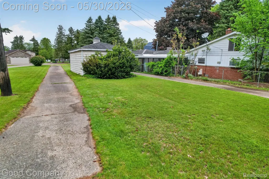 953 Lake Drive Oxford Charter Township MI 48371
