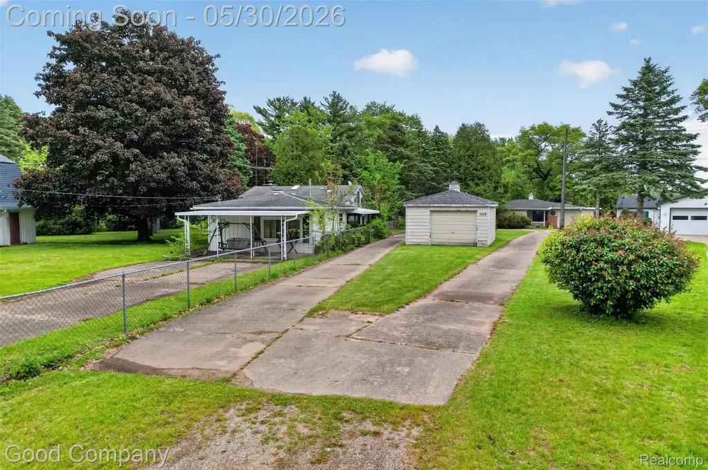 953 Lake Drive Oxford Charter Township MI 48371