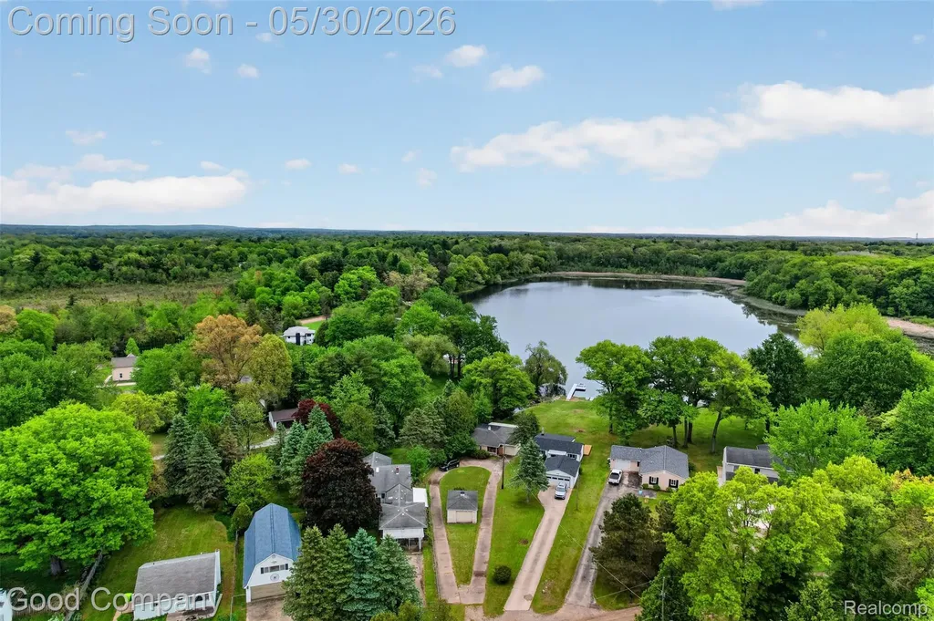 953 Lake Drive Oxford Charter Township MI 48371