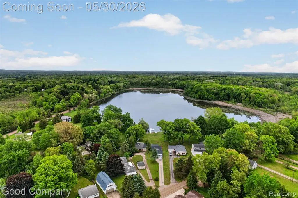 953 Lake Drive Oxford Charter Township MI 48371