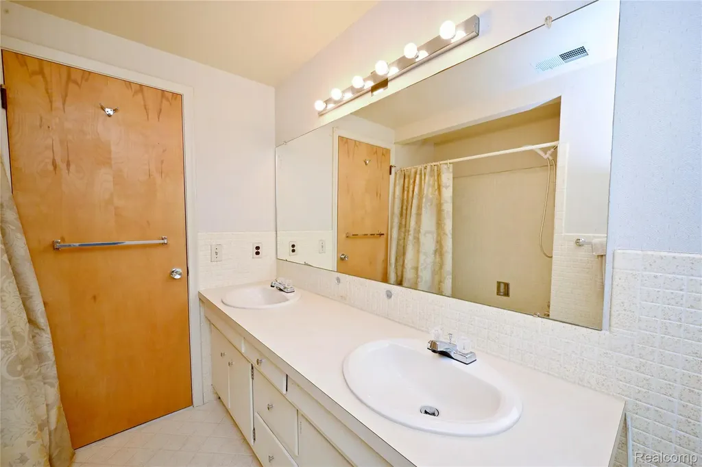 2648 Kopson Court Bloomfield Hills City MI 48304