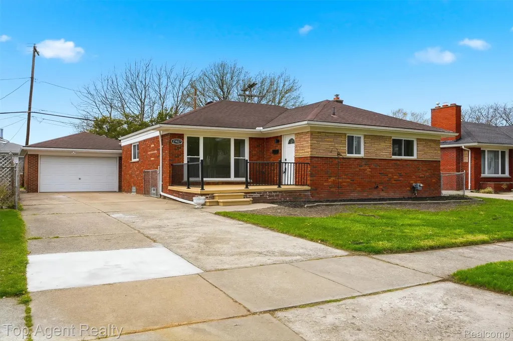 21407 Pallister Street St. Clair Shores City MI 48080
