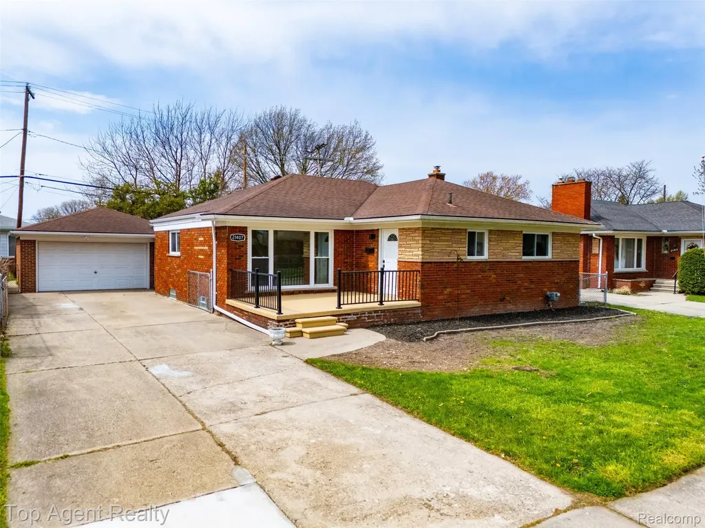 21407 Pallister Street St. Clair Shores City MI 48080