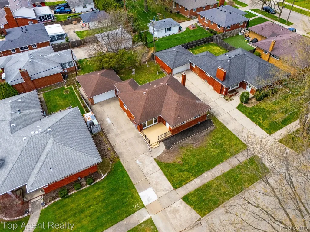 21407 Pallister Street St. Clair Shores City MI 48080