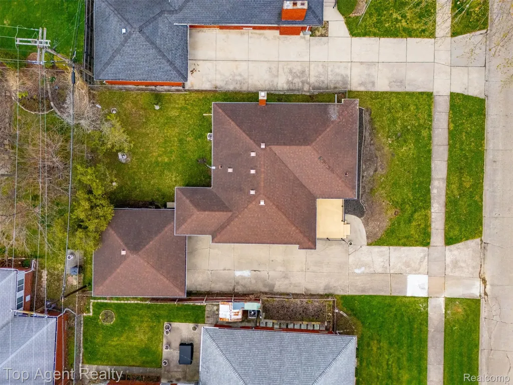 21407 Pallister Street St. Clair Shores City MI 48080