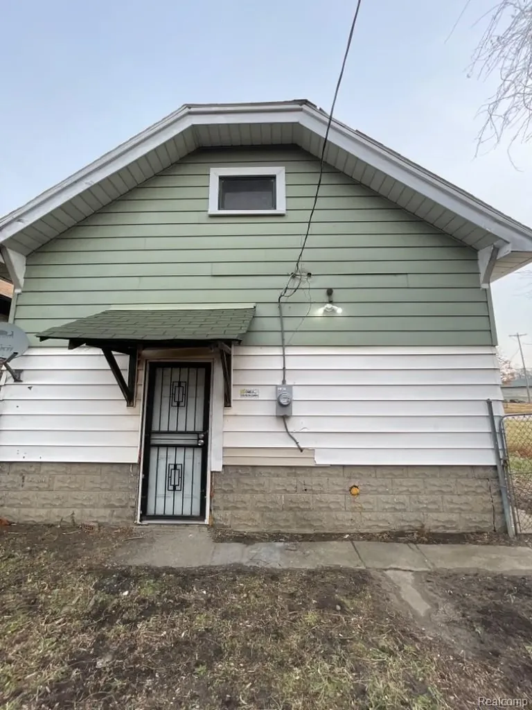 15351 Petoskey Avenue Detroit City MI 48238
