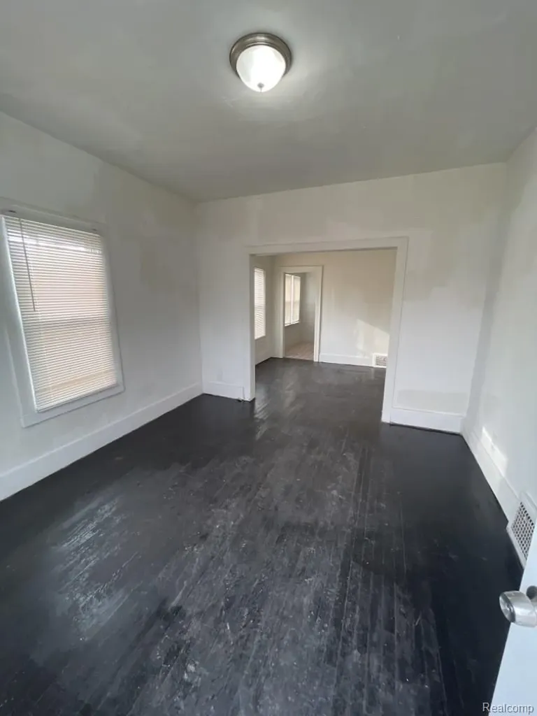 15351 Petoskey Avenue Detroit City MI 48238