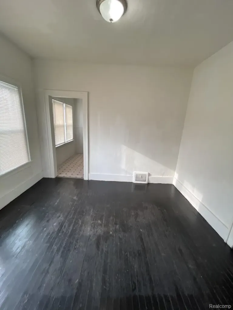 15351 Petoskey Avenue Detroit City MI 48238