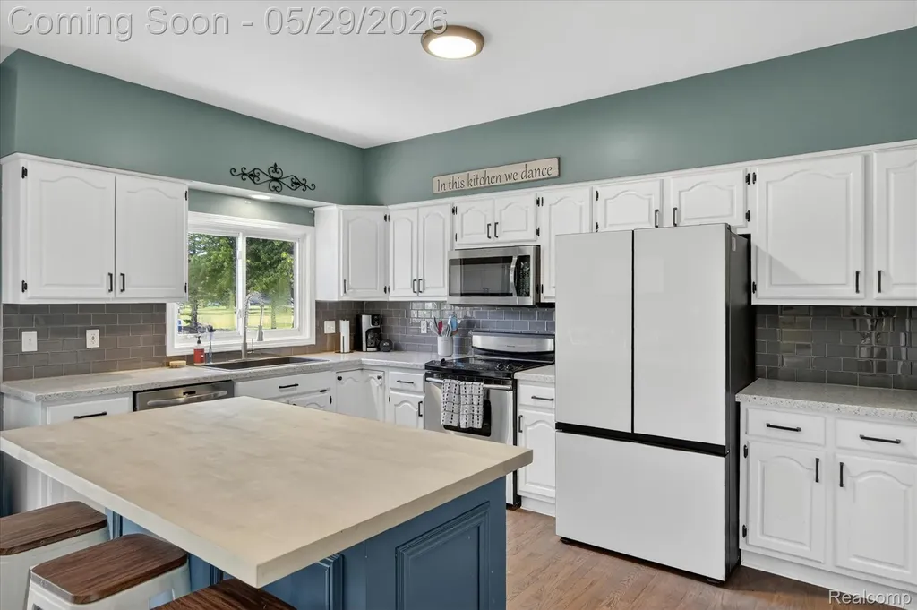 34604 Jesica Lane Huron Charter Township MI 48164