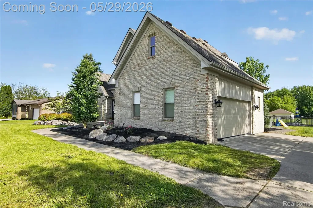 34604 Jesica Lane Huron Charter Township MI 48164