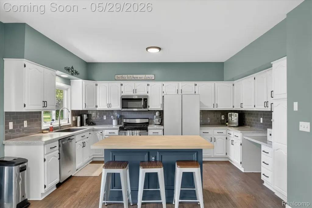 34604 Jesica Lane Huron Charter Township MI 48164