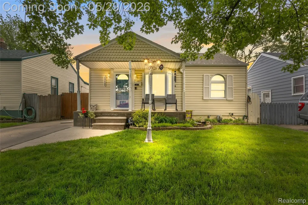 1712 Rose Avenue Lincoln Park City MI 48146