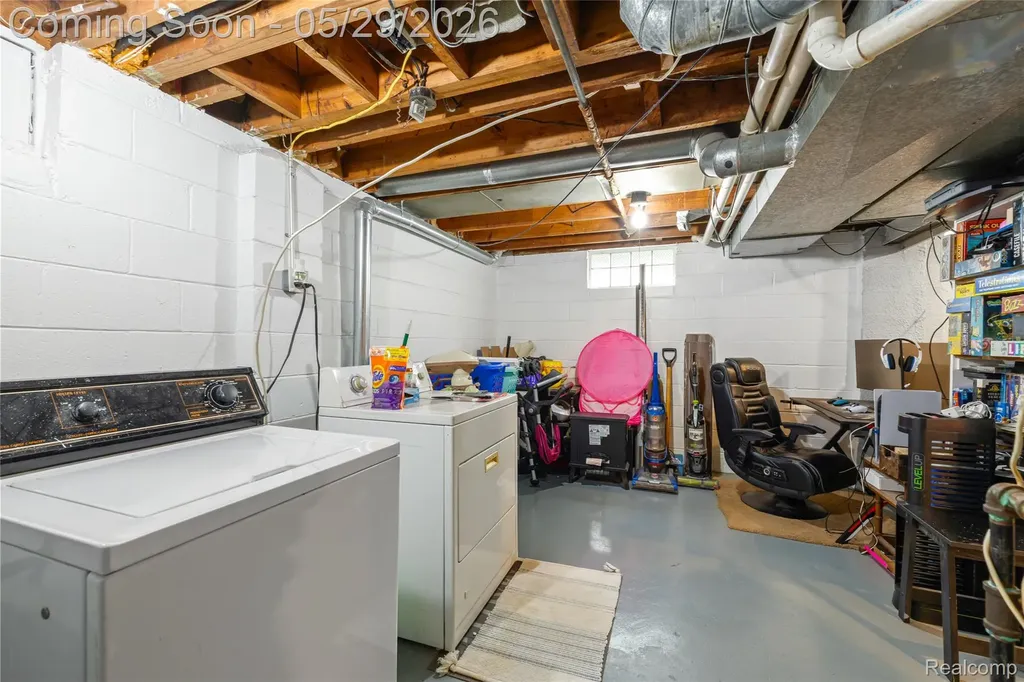1712 Rose Avenue Lincoln Park City MI 48146
