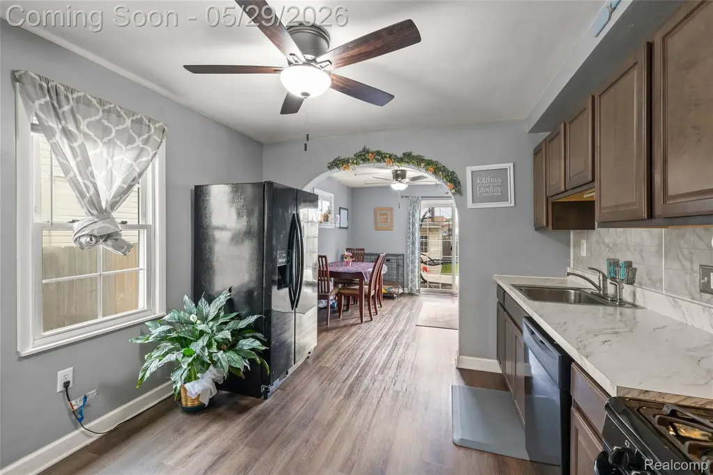 1712 Rose Avenue Lincoln Park City MI 48146