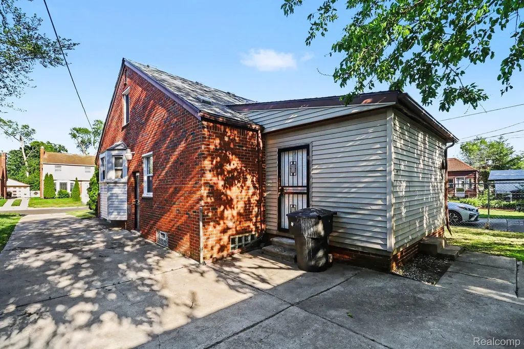19161 Birwood Street Detroit City MI 48221