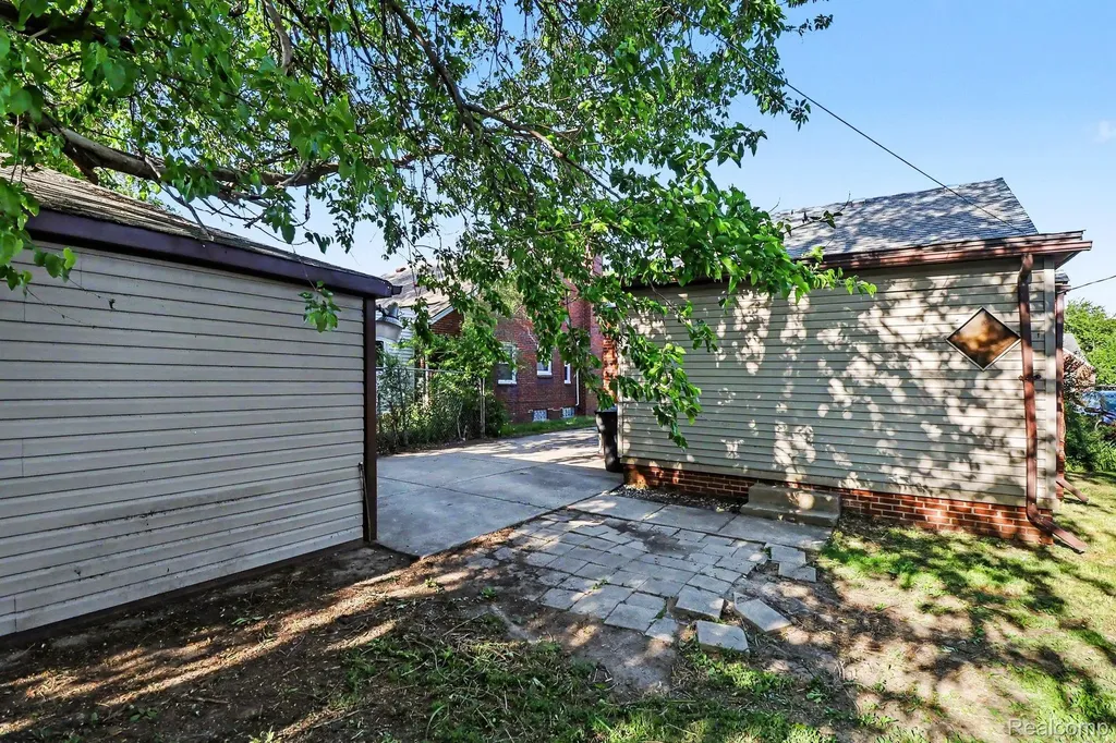 19161 Birwood Street Detroit City MI 48221
