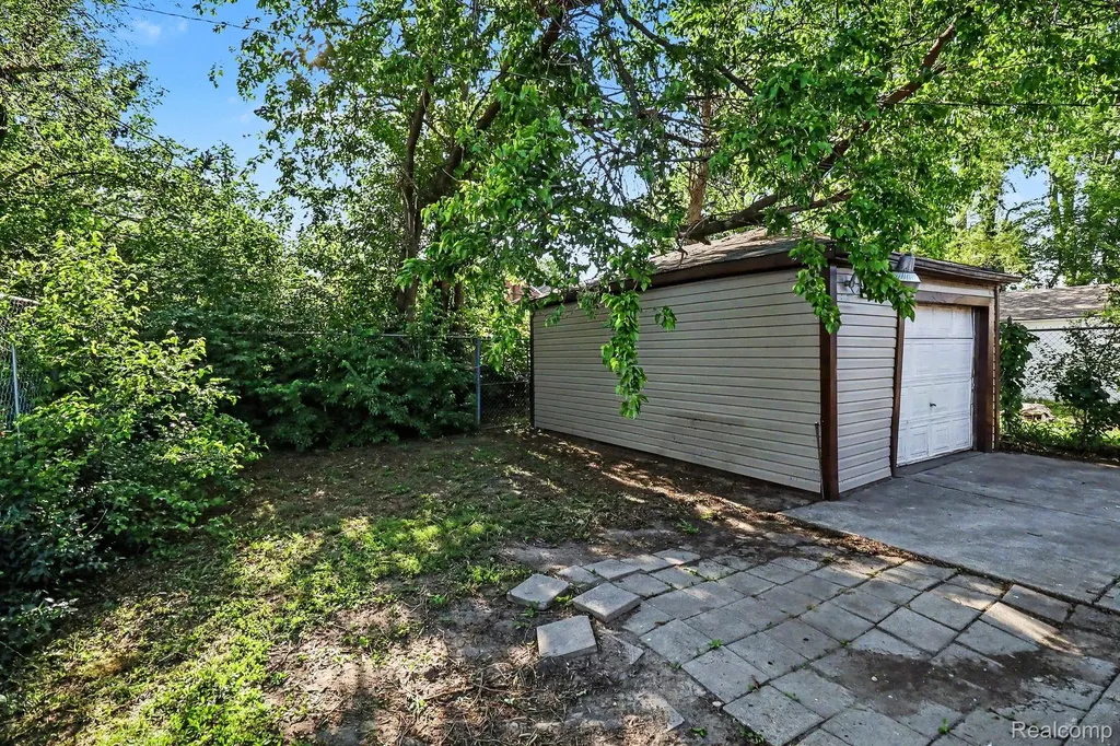 19161 Birwood Street Detroit City MI 48221