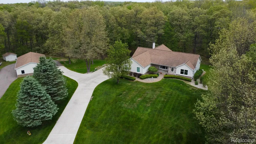 321 Elio Highland Charter Township MI 48357