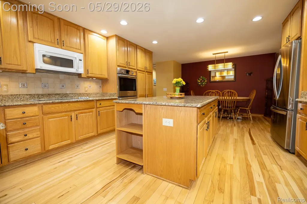 321 Elio Highland Charter Township MI 48357