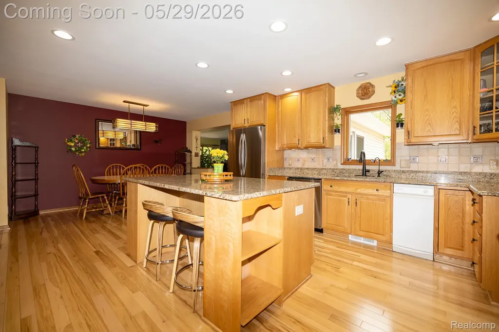 321 Elio Highland Charter Township MI 48357