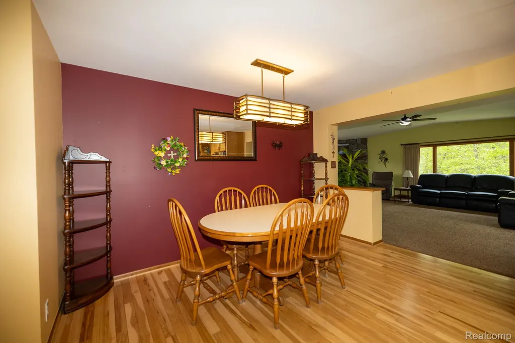 321 Elio Highland Charter Township MI 48357