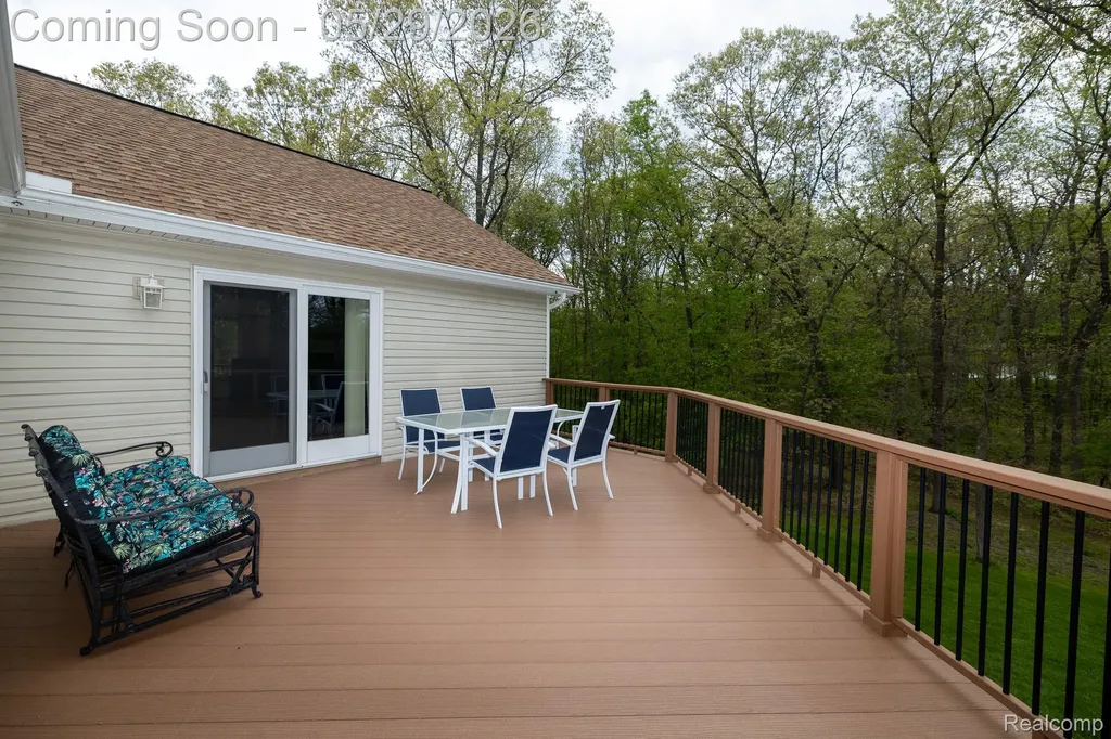 321 Elio Highland Charter Township MI 48357
