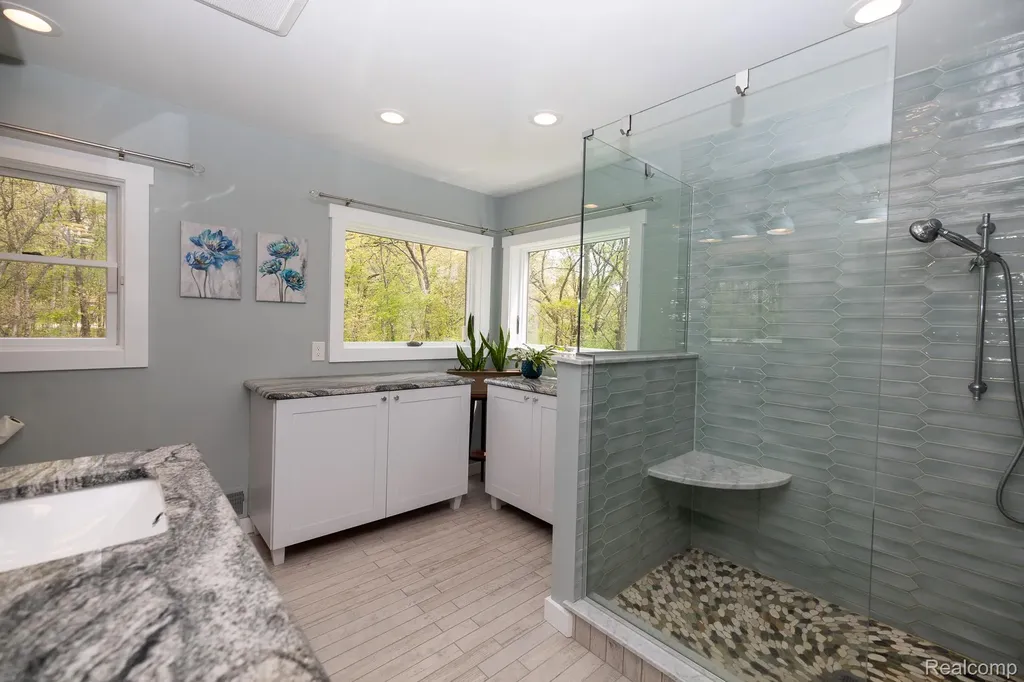 321 Elio Highland Charter Township MI 48357