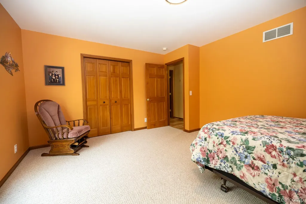 321 Elio Highland Charter Township MI 48357