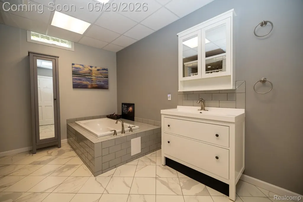 321 Elio Highland Charter Township MI 48357