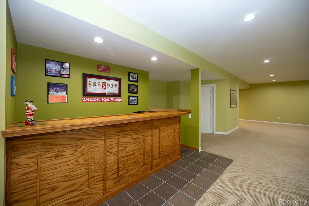 321 Elio Highland Charter Township MI 48357