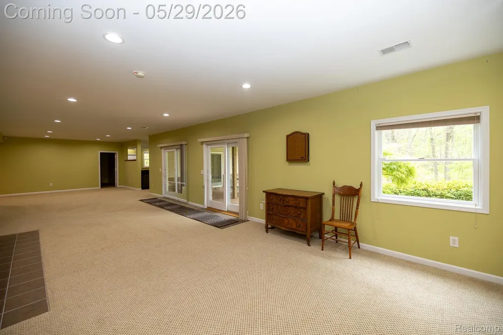 321 Elio Highland Charter Township MI 48357