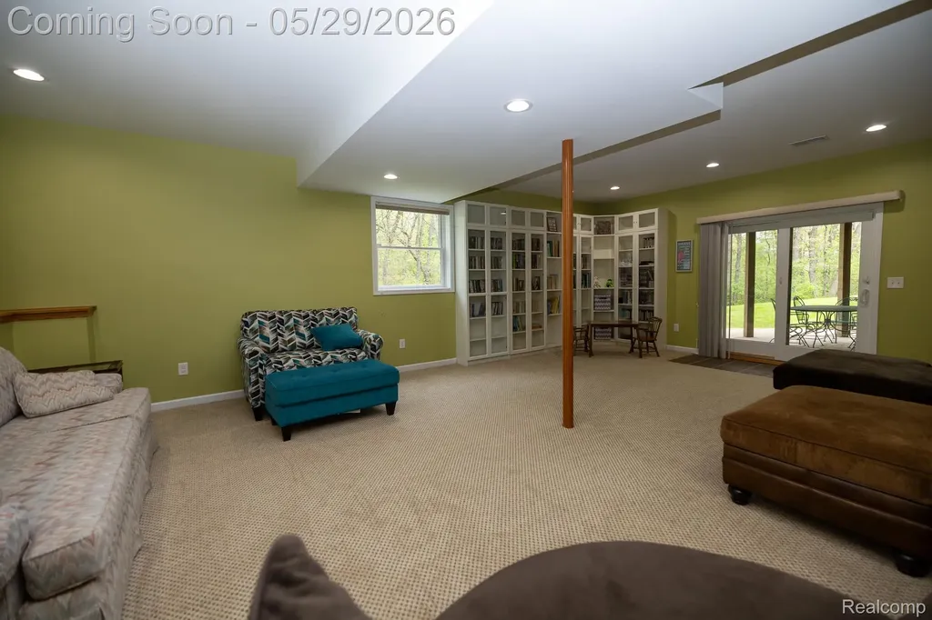 321 Elio Highland Charter Township MI 48357
